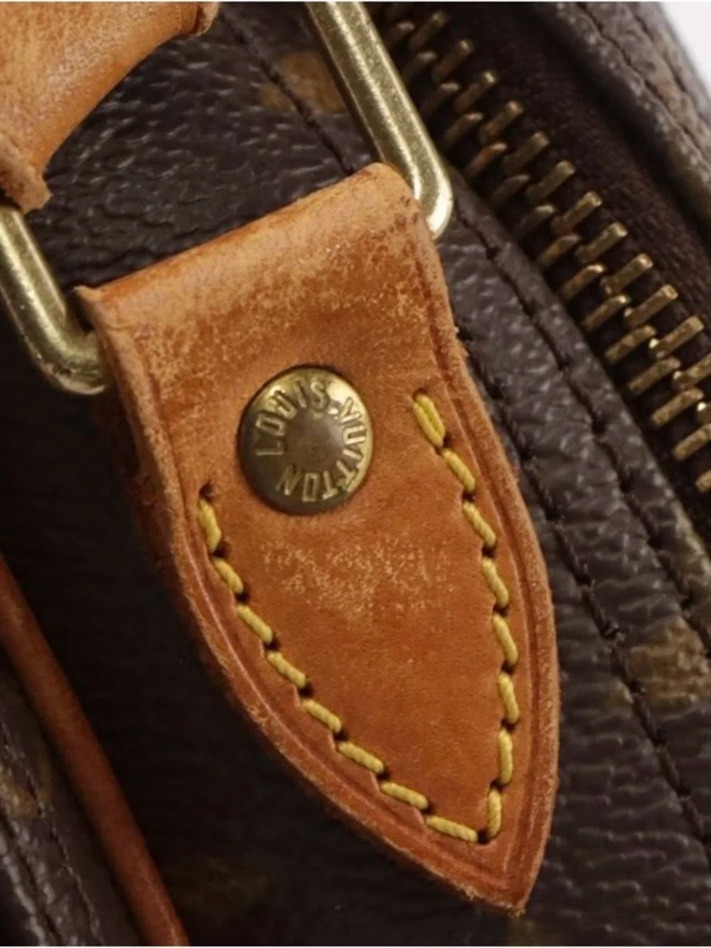 Louis Vuitton Reporter 28 in Monogram Canvas